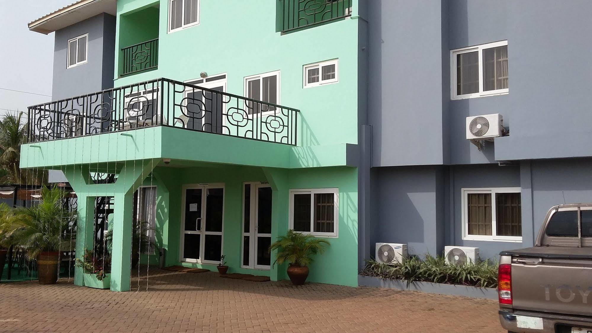 Bella Luxury Hotel Accra Exterior photo